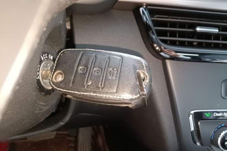 Used Kia K5 2016 2.0L Automatic GL Interior 1