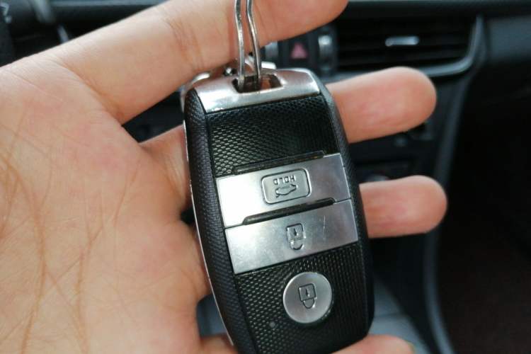Used Kia K5 2016 1.6T Automatic LUX Interior 1