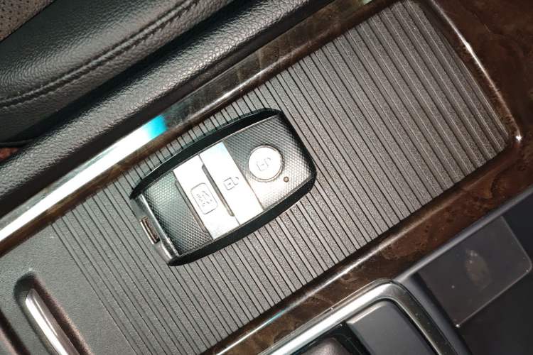 Used Kia K5 2016 1.6T Automatic LUX Interior 1