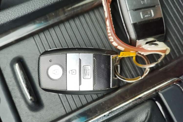 Used Kia K5 2016 1.6T Automatic PRM Interior 1