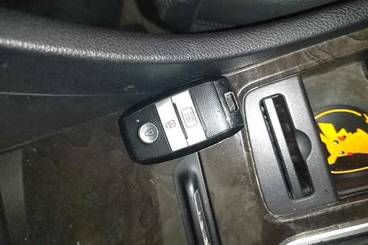Used Kia K5 2016 1.6T Automatic LUX Interior 1