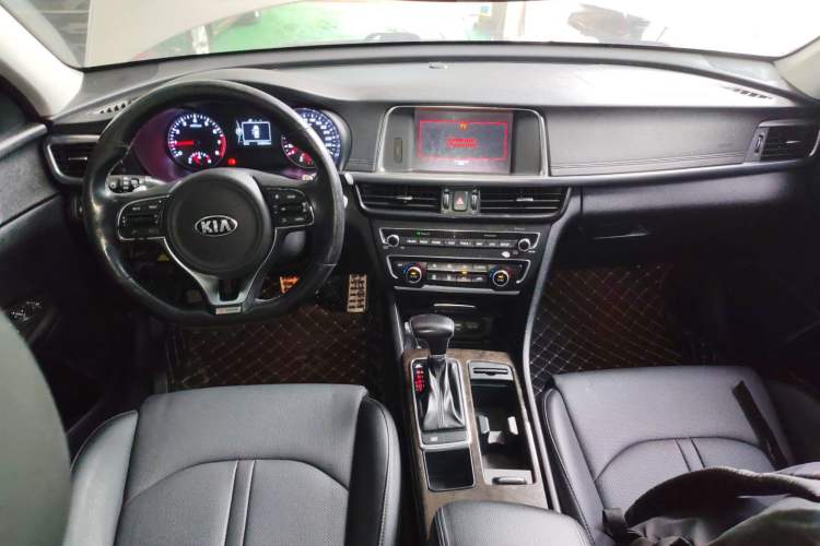 Used Kia K5 2016 1.6T Automatic LUX Interior 2