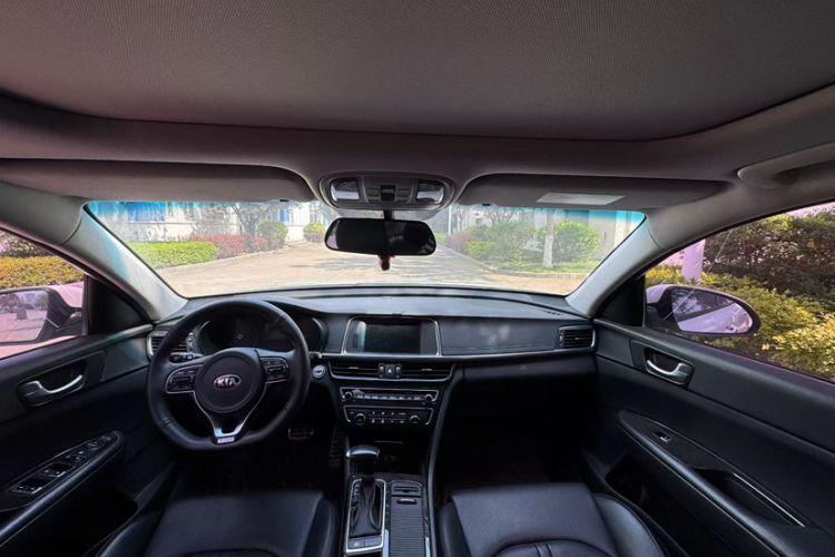 Used Kia K5 2016 1.6T Automatic LUX Interior 2