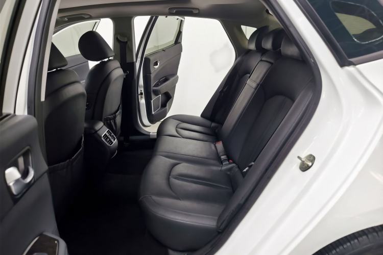 Used Kia K5 2016 1.6T Automatic PRM Interior 4