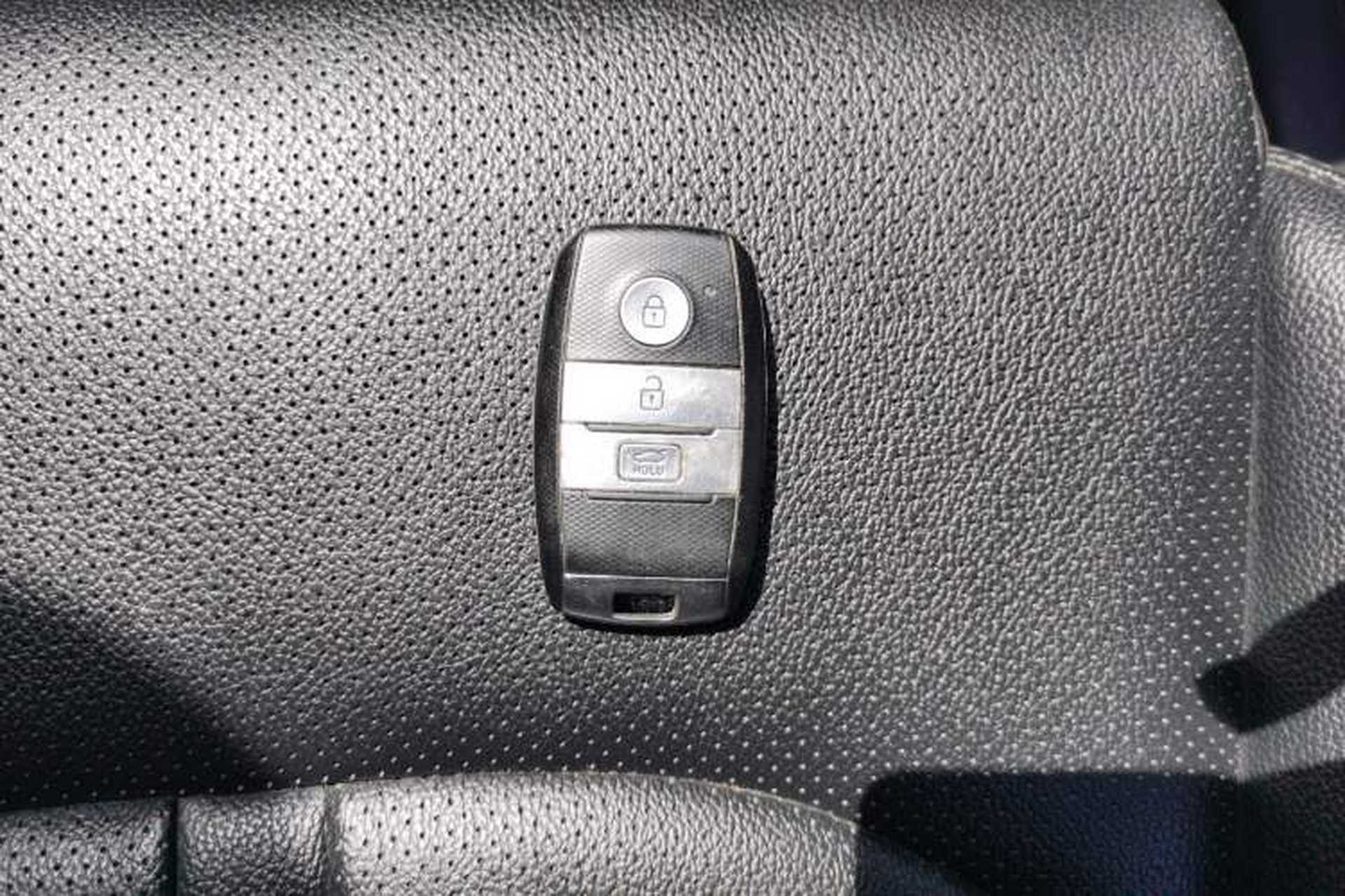 Used Kia K5 2016 1.6T Automatic LUX Interior 5
