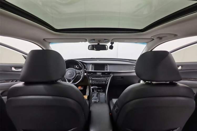 Used Kia K5 2016 1.6T Automatic PRM Interior 5
