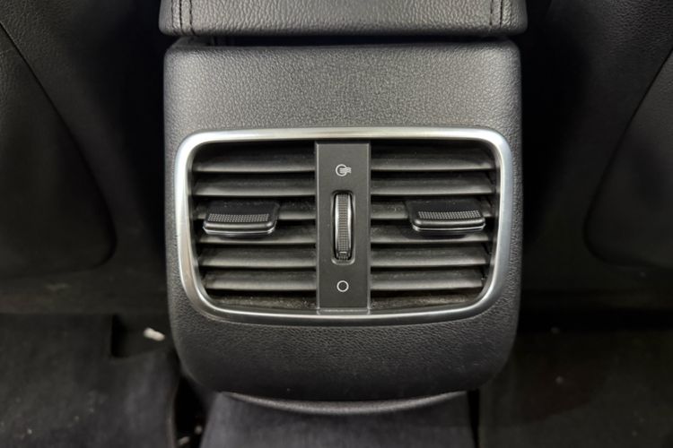 Used Kia K5 2016 1.6T Automatic LUX Interior 7