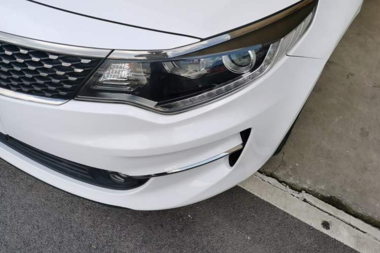 Used Kia K5 2016 2.0L Automatic LUX Left Front Headlight