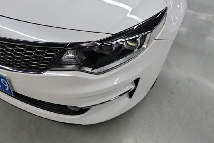 Used Kia K5 2016 2.0L Automatic GLS Left Front Headlight