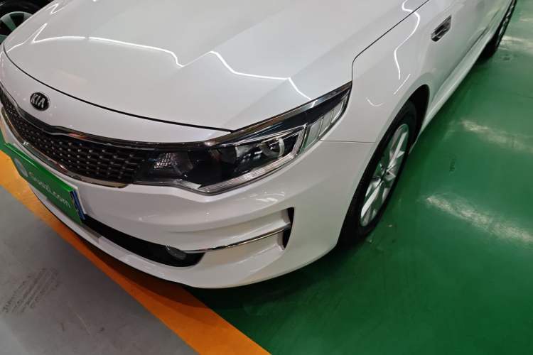 Used Kia K5 2016 2.0L Automatic GLS Left Front Headlight