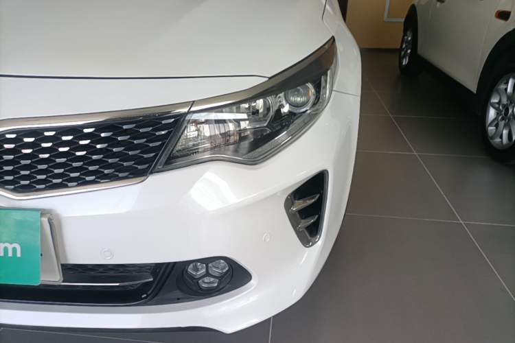 Used Kia K5 2016 1.6T Automatic LUX Left Front Headlight