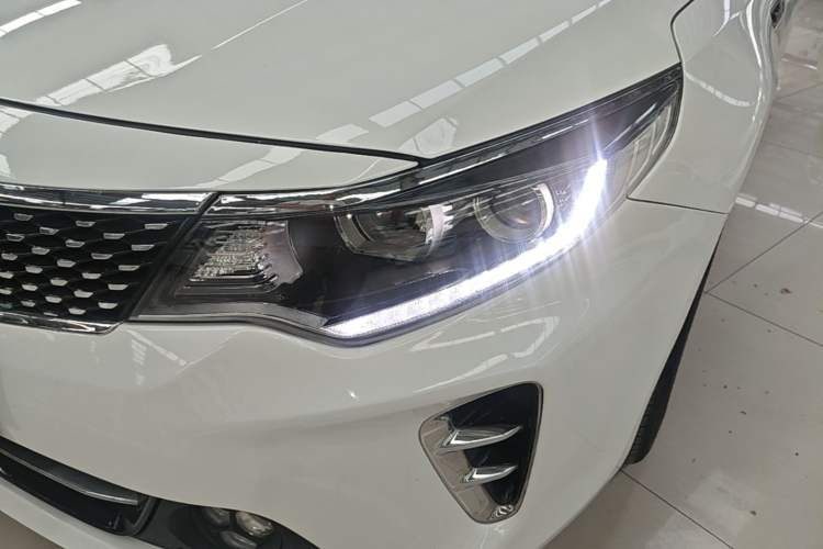 Used Kia K5 2016 1.6T Automatic LUX Left Front Headlight