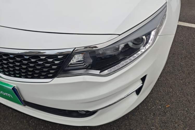Used Kia K5 2016 2.0L Automatic LUX Left Front Headlight