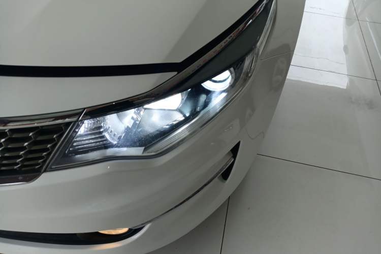 Used Kia K5 2016 2.0L Automatic GLS Left Front Headlight