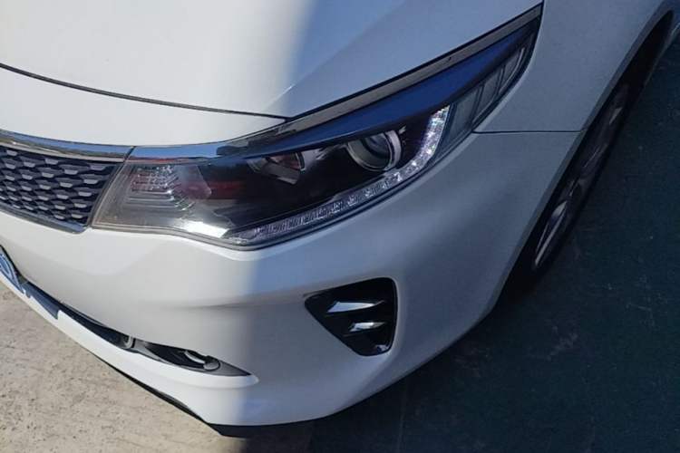 Used Kia K5 2016 1.6T Automatic LUX Left Front Headlight