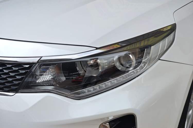 Used Kia K5 2016 1.6T Automatic LUX Left Front Headlight