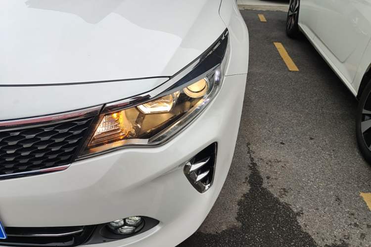 Used Kia K5 2016 1.6T Automatic LUX Left Front Headlight