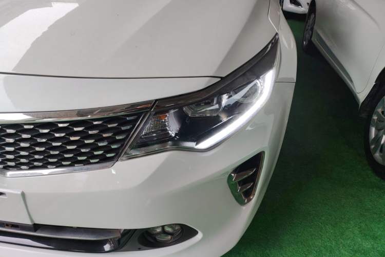Used Kia K5 2016 1.6T Automatic LUX Left Front Headlight