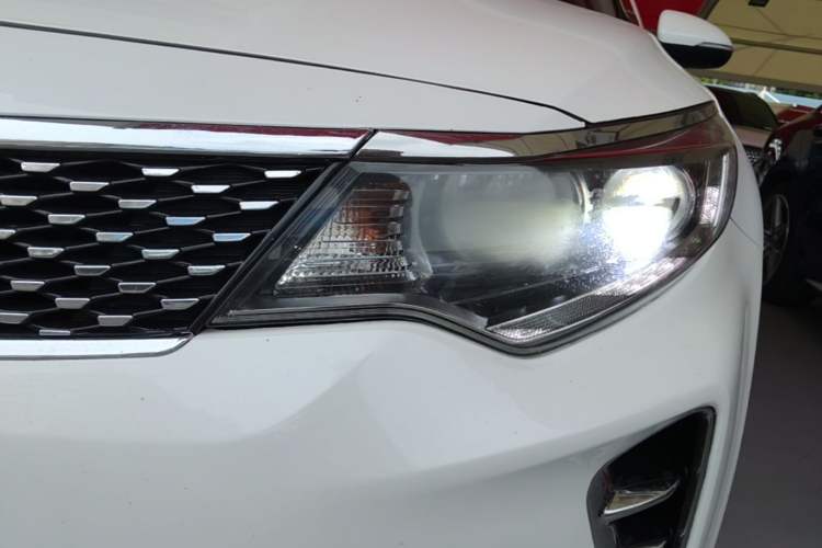 Used Kia K5 2016 1.6T Automatic LUX Left Front Headlight