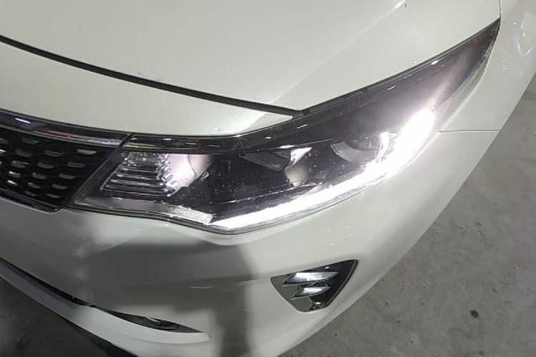 Used Kia K5 2016 1.6T Automatic LUX Left Front Headlight