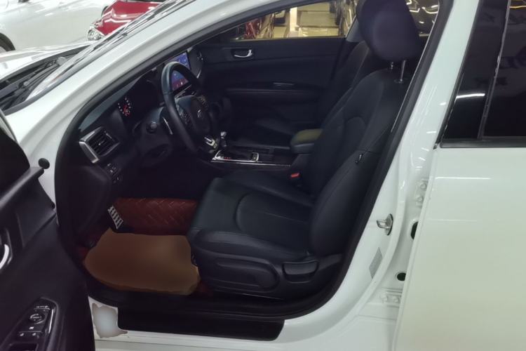Used Kia K5 2016 1.6T Automatic LUX Left Front Seat