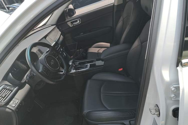 Used Kia K5 2016 1.6T Automatic LUX Left Front Seat
