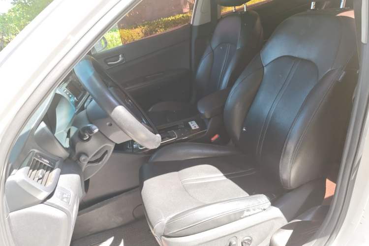 Used Kia K5 2016 2.0L Automatic LUX Left Front Seat