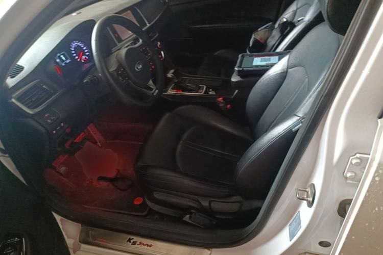 Used Kia K5 2016 1.6T Automatic LUX Left Front Seat