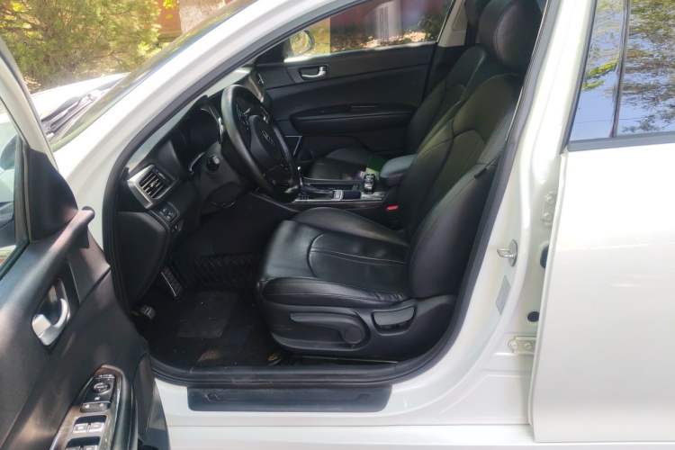Used Kia K5 2016 1.6T Automatic LUX Left Front Seat