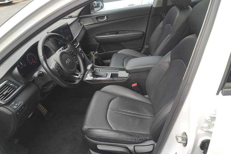 Used Kia K5 2016 1.6T Automatic LUX Left Front Seat