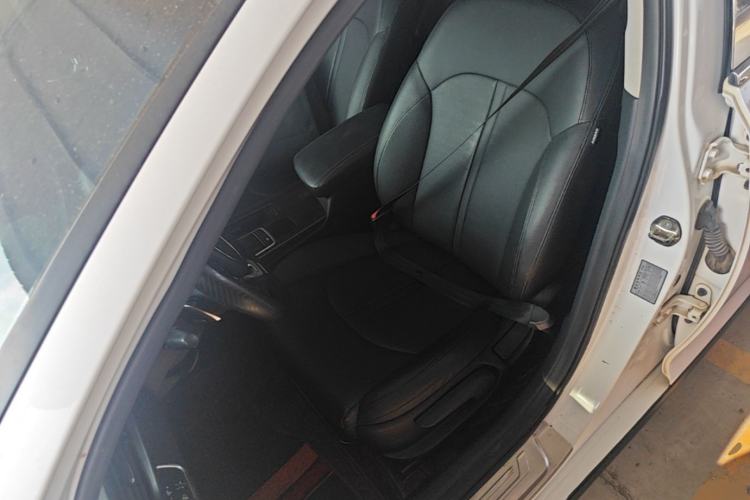 Used Kia K5 2016 1.6T Automatic LUX Left Front Seat