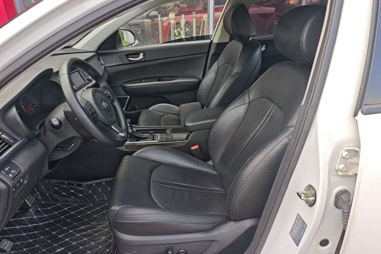 Used Kia K5 2016 2.0L Automatic LUX Left Front Seat