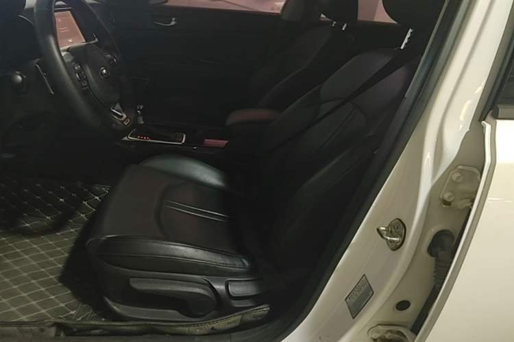 Used Kia K5 2016 1.6T Automatic LUX Left Front Seat