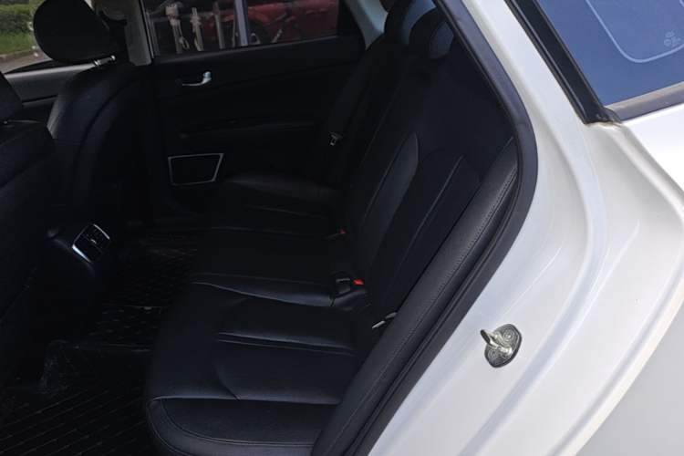 Used Kia K5 2016 2.0L Automatic LUX Left Rear Seat