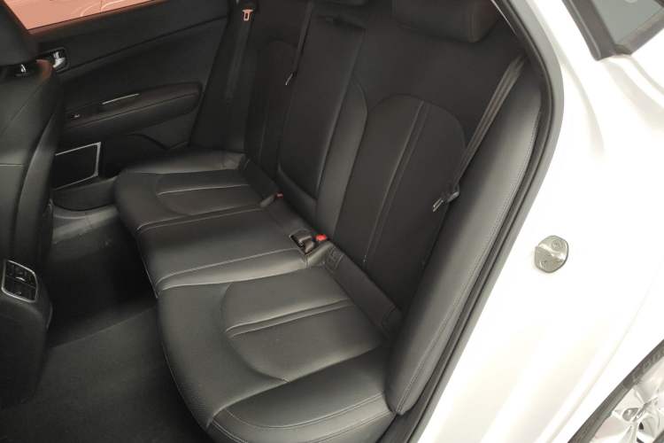 Used Kia K5 2016 1.6T Automatic LUX Left Rear Seat