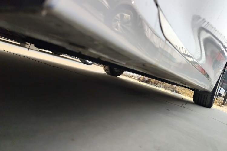 Used Kia K5 2016 1.6T Automatic LUX Left Side Sill