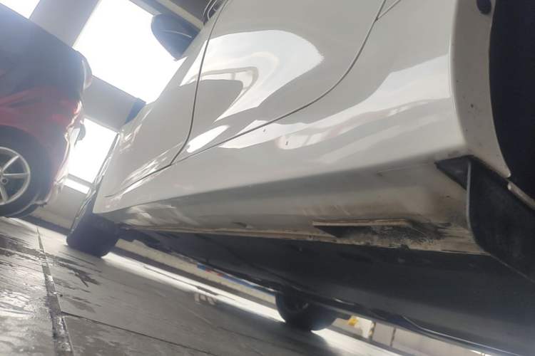 Used Kia K5 2016 2.0L Automatic LUX Left Side Sill