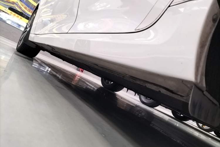 Used Kia K5 2016 2.0L Automatic LUX Left Side Sill