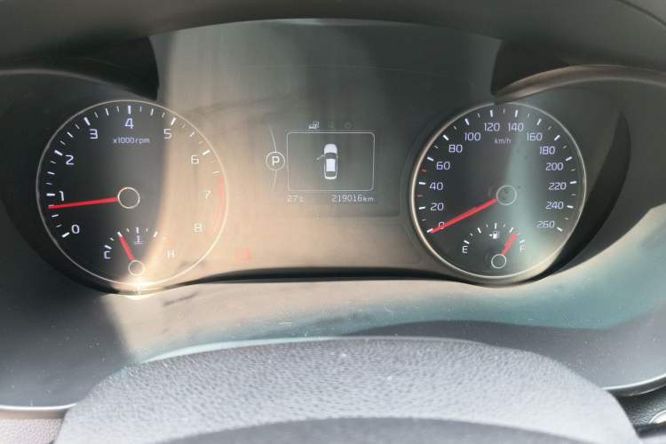 Used Kia K5 2016 1.6T Automatic LUX Odometer Close Up