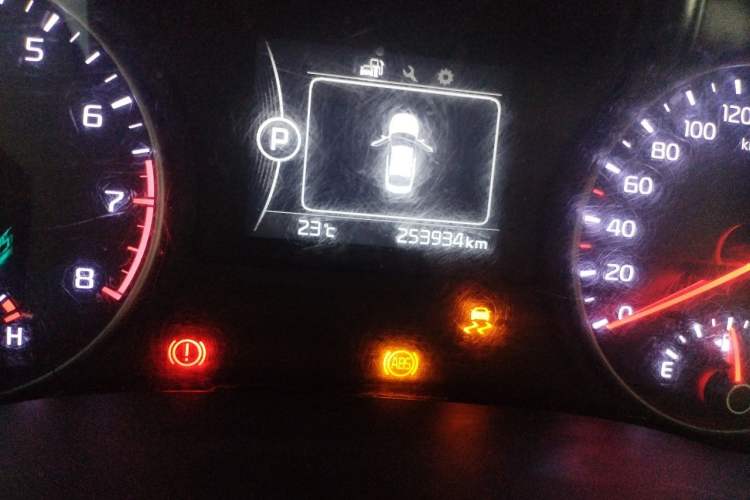 Used Kia K5 2016 2.0L Automatic GL Odometer Close Up