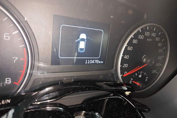 Used Kia K5 2016 1.6T Automatic LUX Odometer Close Up