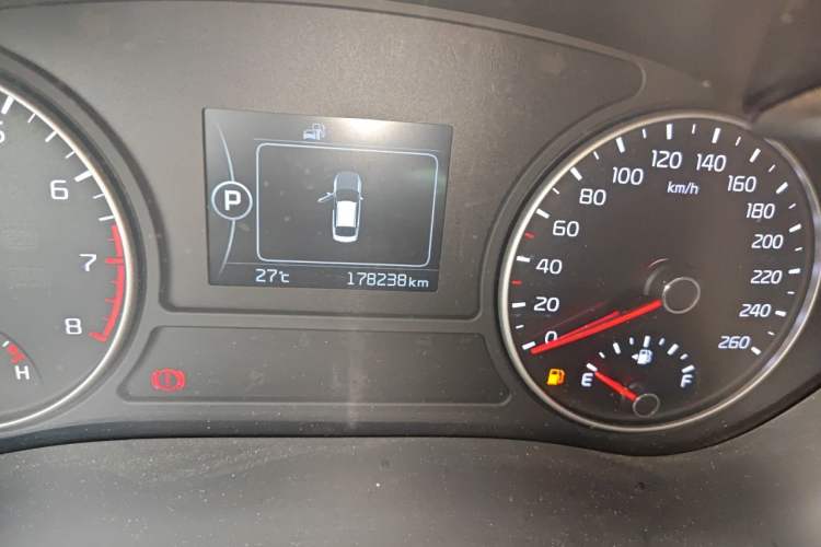 Used Kia K5 2016 1.6T Automatic LUX Odometer Close Up