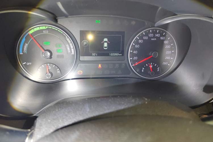 Used Kia K5 2016 2.0L Hybrid GLS Odometer Close Up