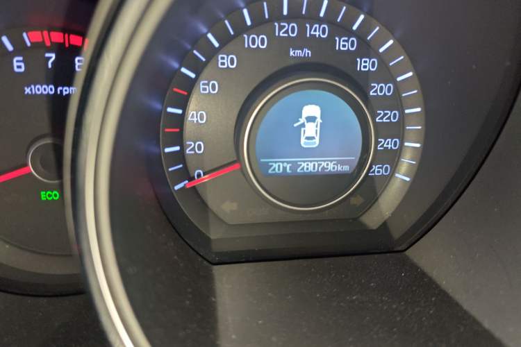 Used Kia K5 2016 2.0L Automatic GL Odometer Close Up