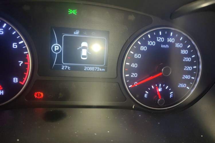 Used Kia K5 2016 1.6T Automatic LUX Odometer Close Up