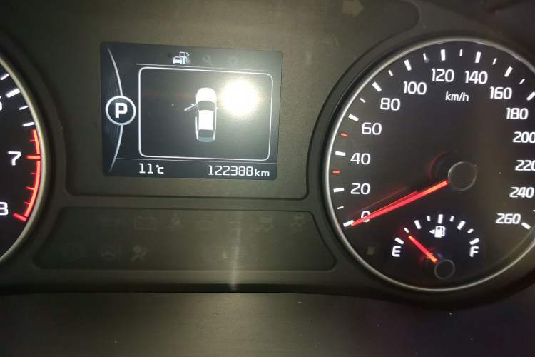 Used Kia K5 2016 1.6T Automatic LUX Odometer Close Up