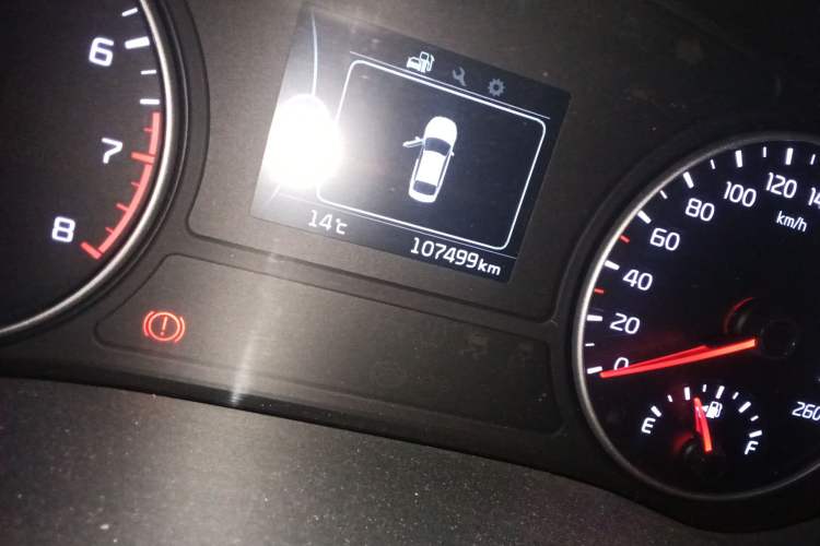 Used Kia K5 2016 2.0L Automatic GLS Odometer Close Up