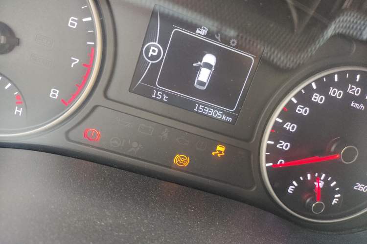 Used Kia K5 2016 1.6T Automatic LUX Odometer Close Up