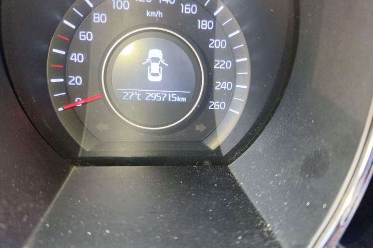 Used Kia K5 2016 2.0L Automatic GL Odometer Close Up