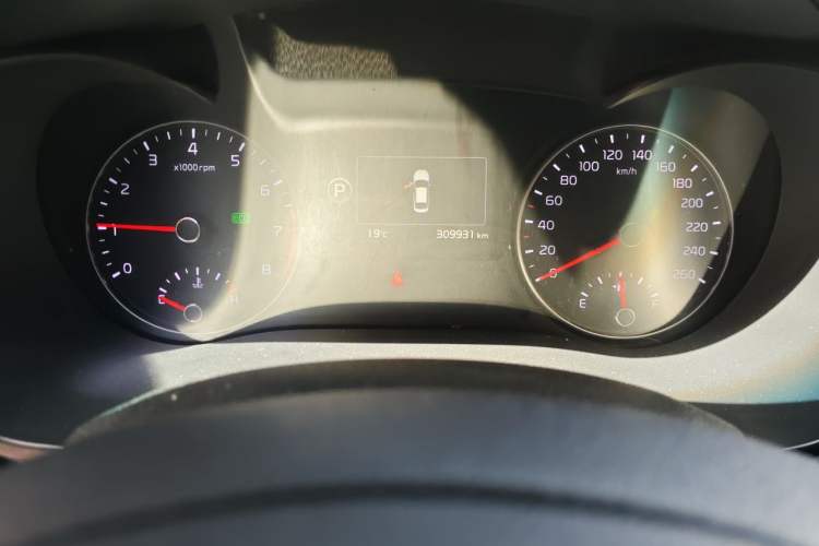 Used Kia K5 2016 2.0L Automatic LUX Odometer Close Up